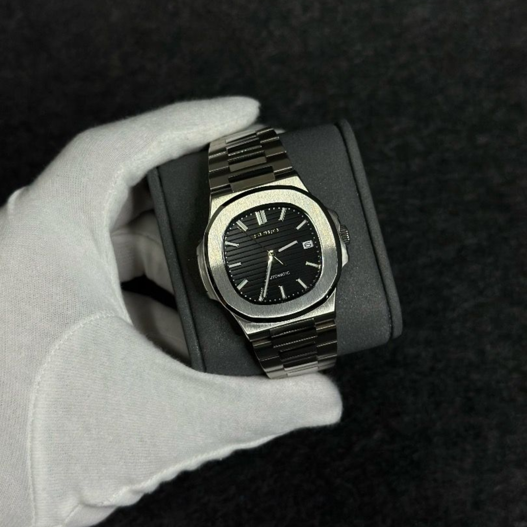 SEIKONAUTILUS EMERALD MEN'S MOD WATCH